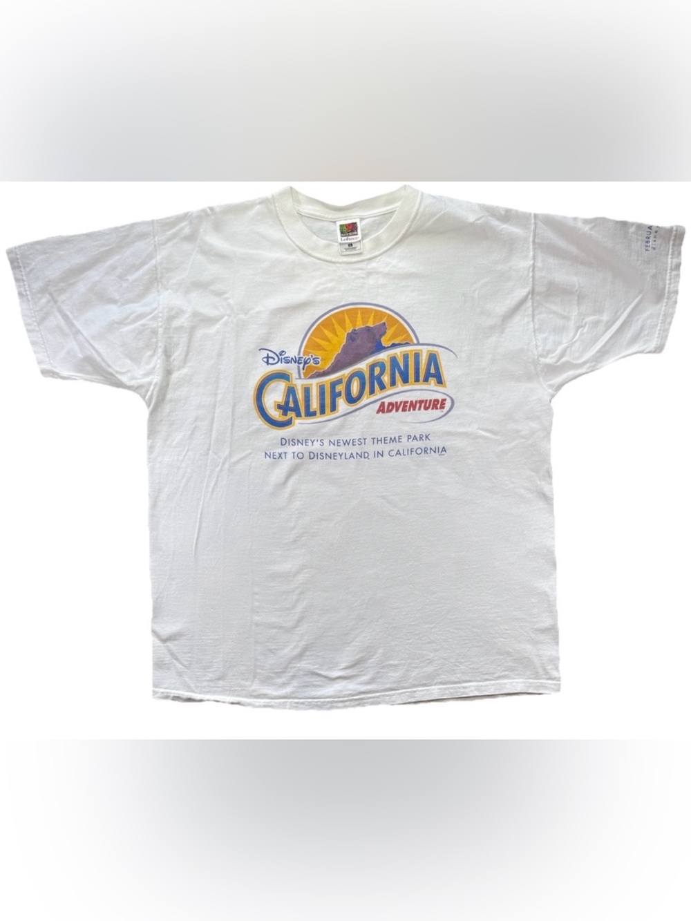 Vintage 2001 Disney California Adventure Disneyland Resort T Shirt Men's XL